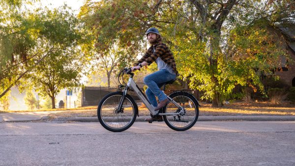 GoPowerBike GoVelo Electric Bike Step-Through Frame 750W 50 Mile Range 20 MPH RFB Discount - Image 2